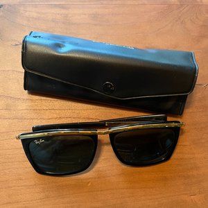 Classic Ray Ban Vintage Sunglasses with case